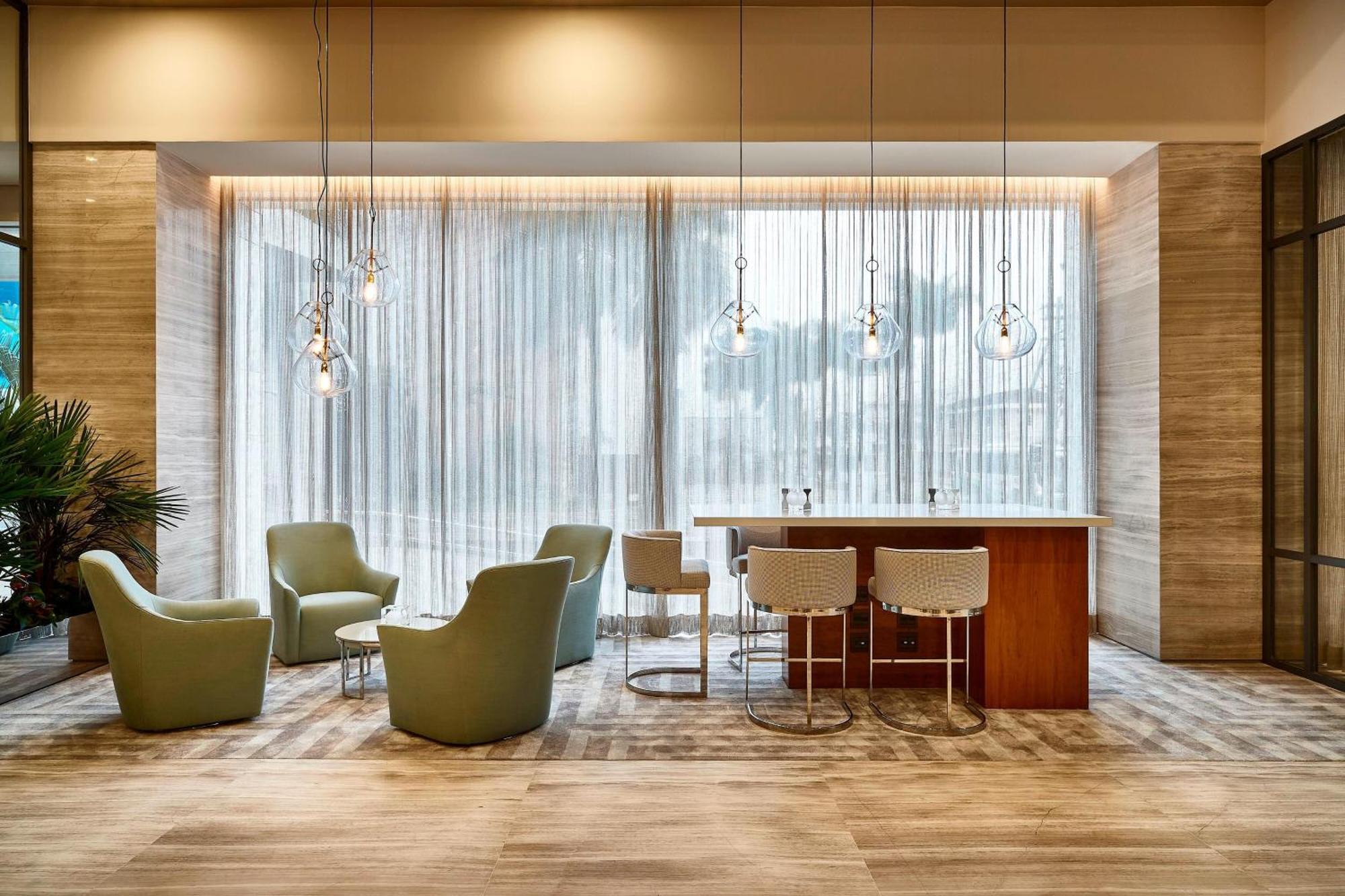 Sheraton Santos Hotel Екстер'єр фото The lounge at the airport
