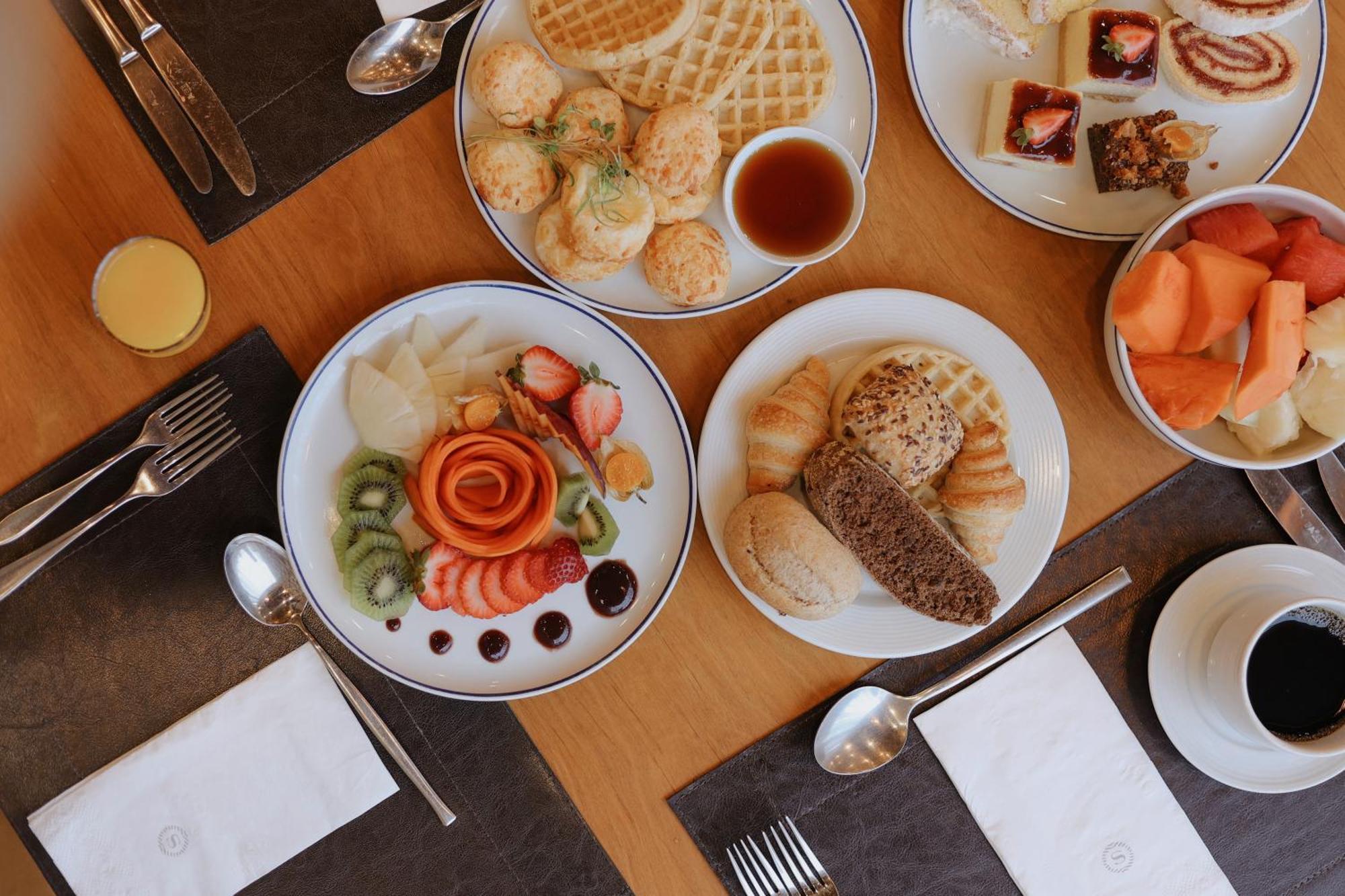 Sheraton Santos Hotel Екстер'єр фото A breakfast buffet at a hotel
