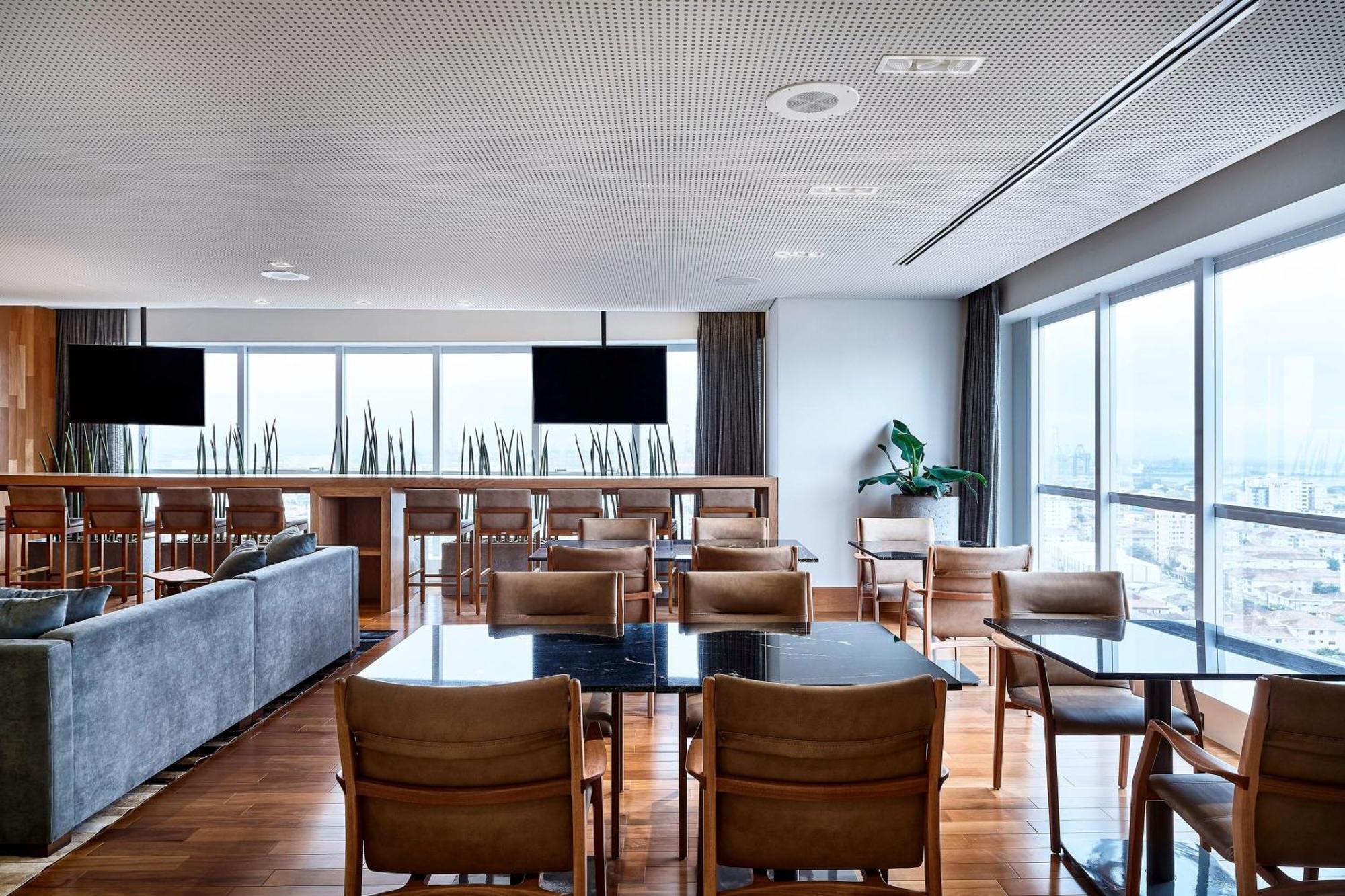 Sheraton Santos Hotel Екстер'єр фото The lounge at Haneda Airport